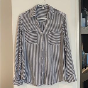 Express women’s slim fit button up shirt.
